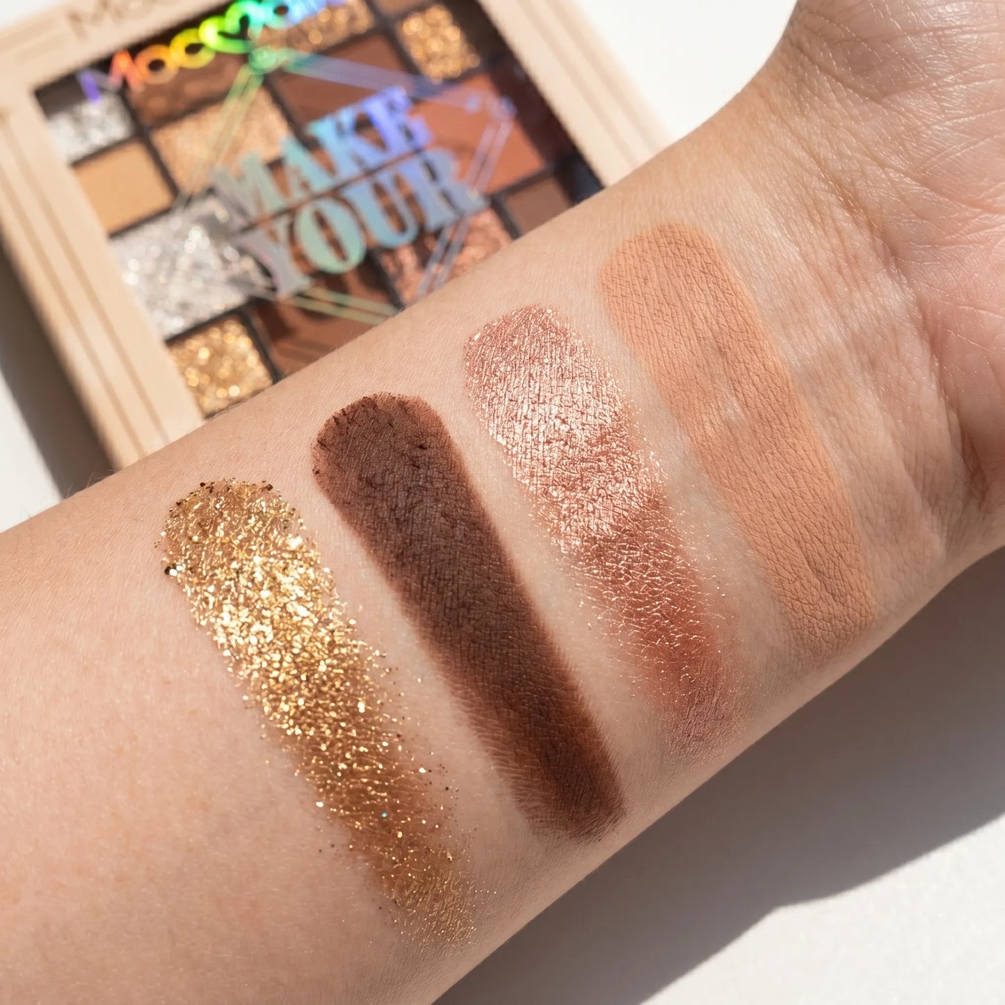 MAC Inspired 16-Color Professional Eyeshadow Palette (Nudes & Glitters)